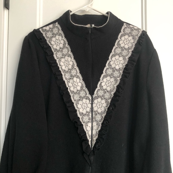 (Suzy) VINTAGE Lacey Black Robe/Housecoat - Picture 2 of 7